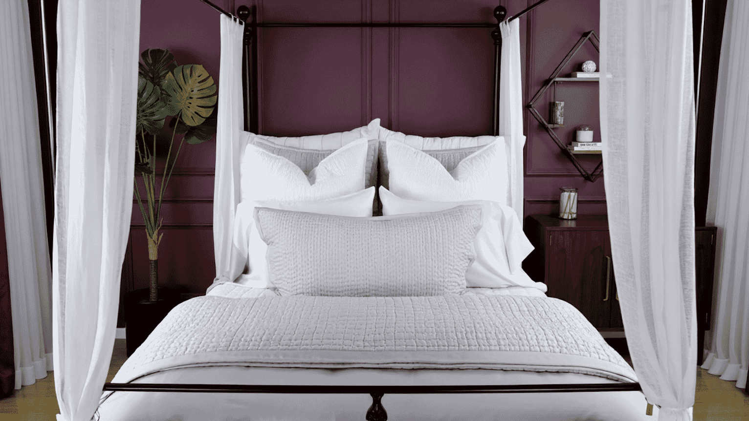 Bordeaux Blanc Queen Bed