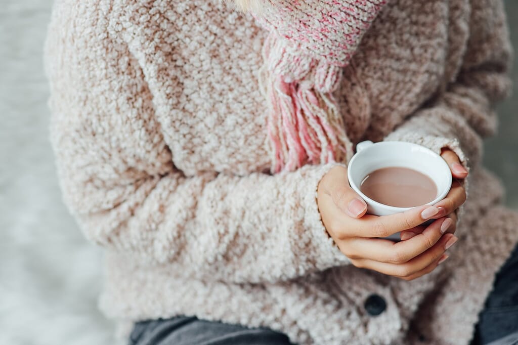 Winter Bedding Tips: How to stay warm in bed on cold nights? - Orchids Lux Home Winter Bedding Tips: How to stay warm in bed on cold nights? - Orchids Lux Home