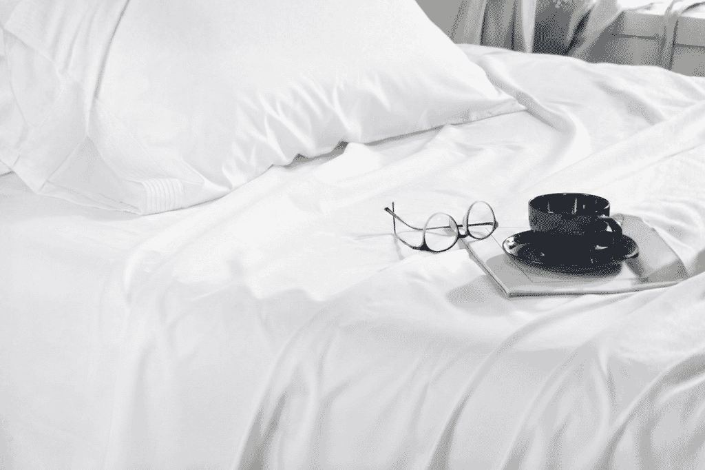 How to Create a Hotel-Style Guest Bedroom? - Orchids Lux Home How to Create a Hotel-Style Guest Bedroom? - Orchids Lux Home