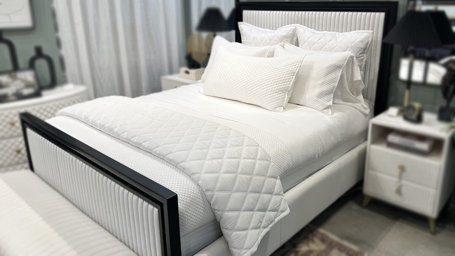 Ivory Noir Queen Bed