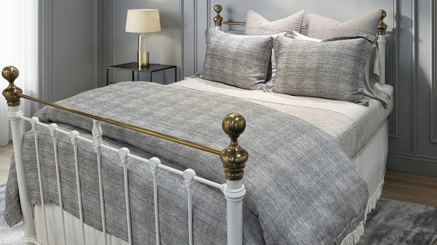 Silver Lark Queen Bed